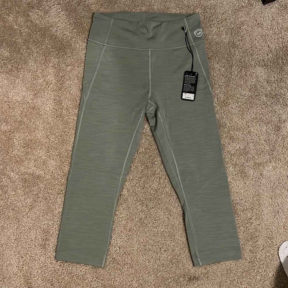 AllBirds Natural Run Capri Leggings